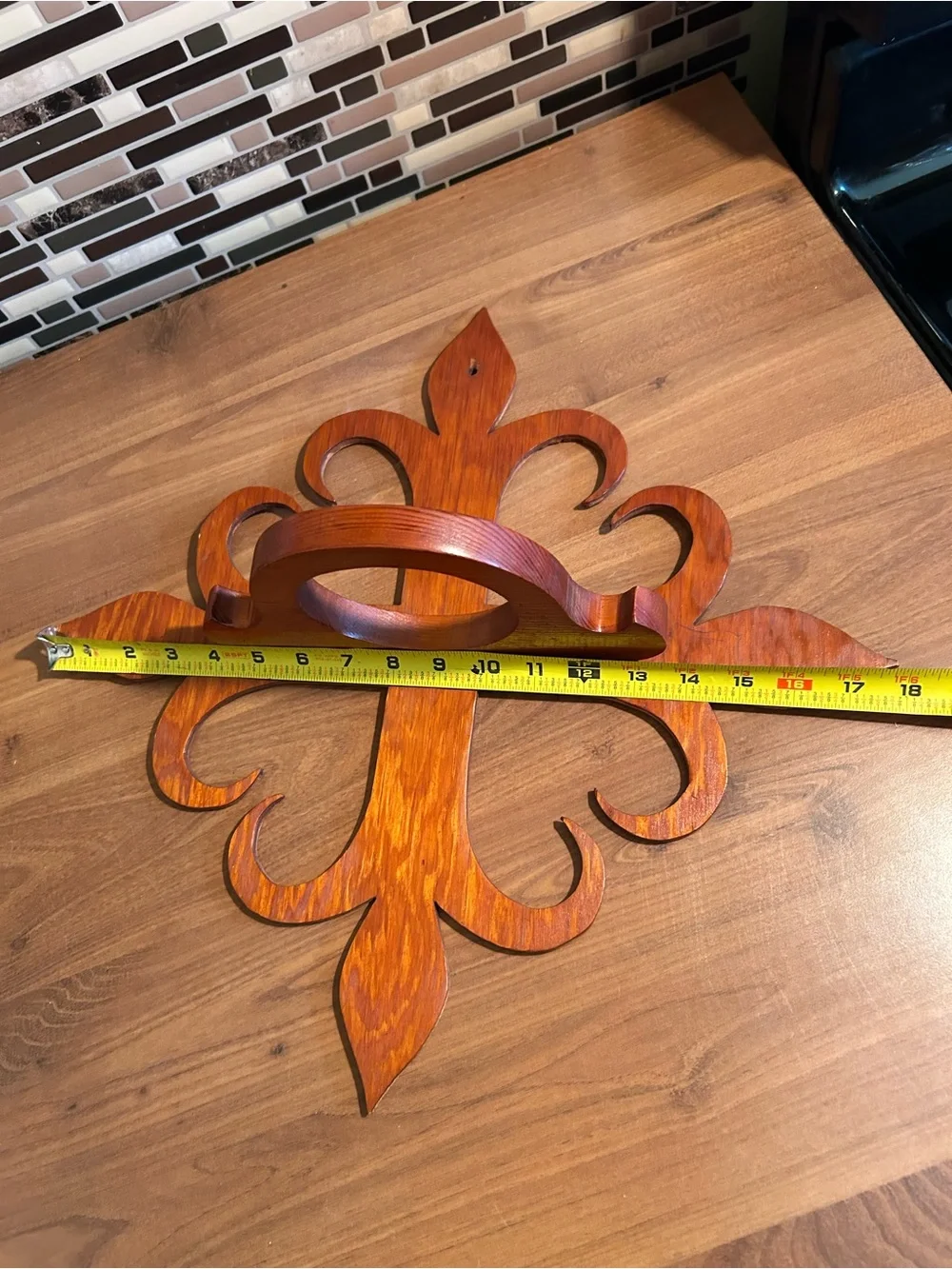 Vintage Decorative Wooden Fleur-de-Lis Wall Planter Accent in Warm Brown